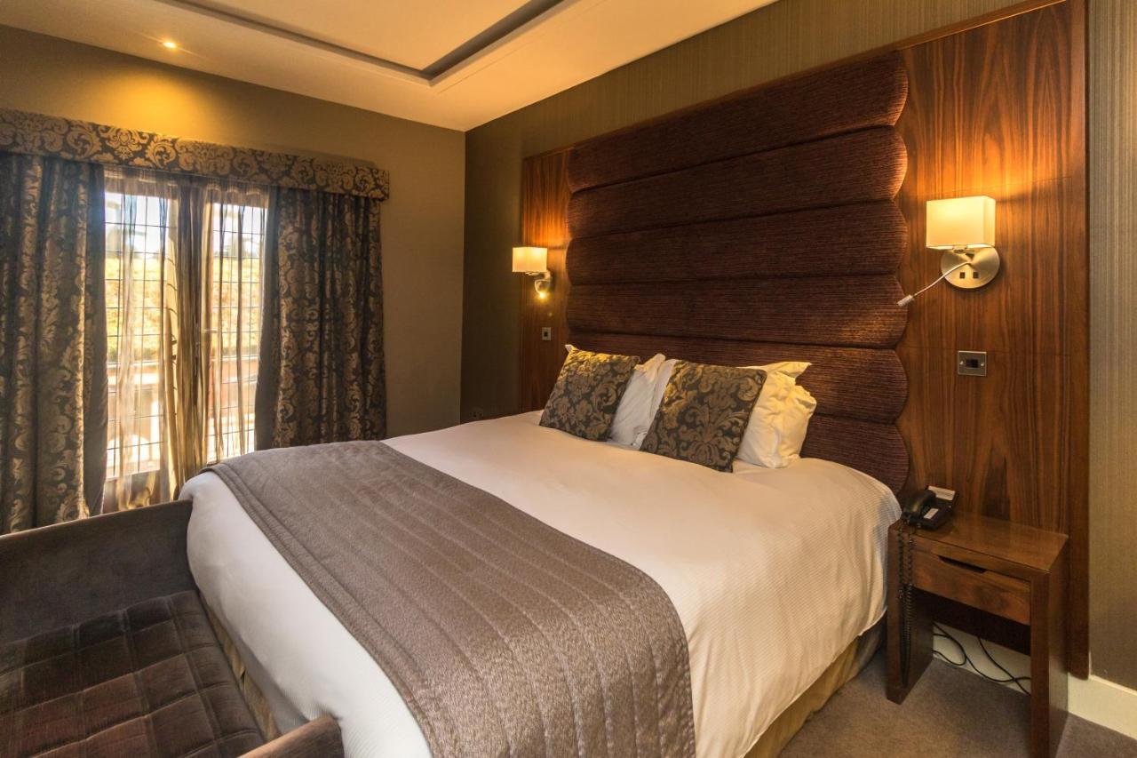 The Mere Golf Resort & Spa Bagian luar foto