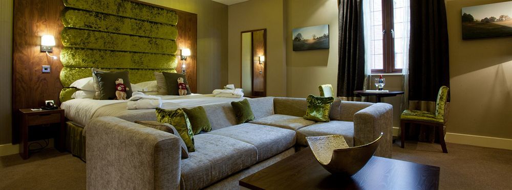 The Mere Golf Resort & Spa Bagian luar foto
