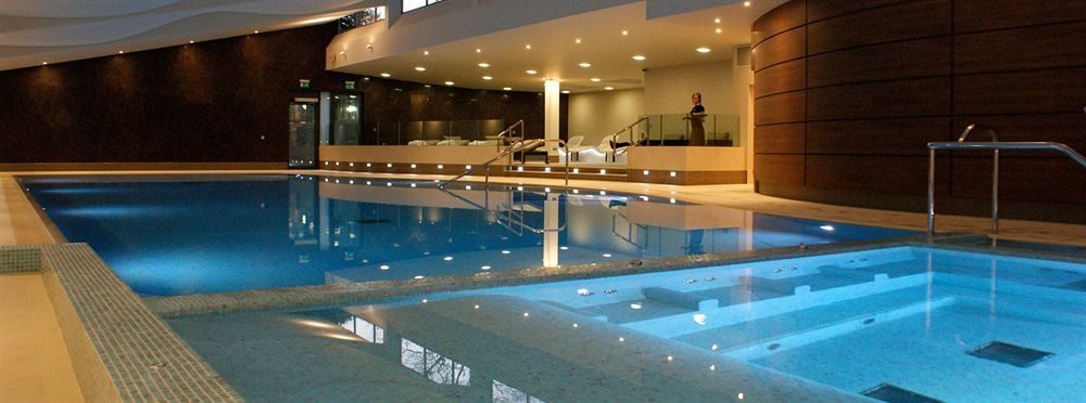 The Mere Golf Resort & Spa Bagian luar foto