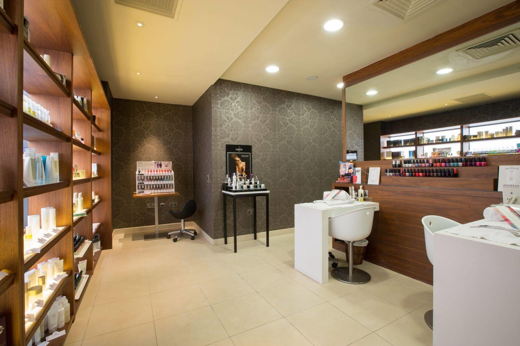 The Mere Golf Resort & Spa Bagian luar foto